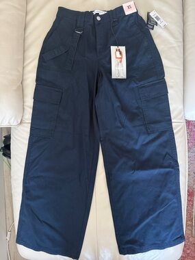 Women’s Navy Low-Rise Wide Leg Cargo Pant